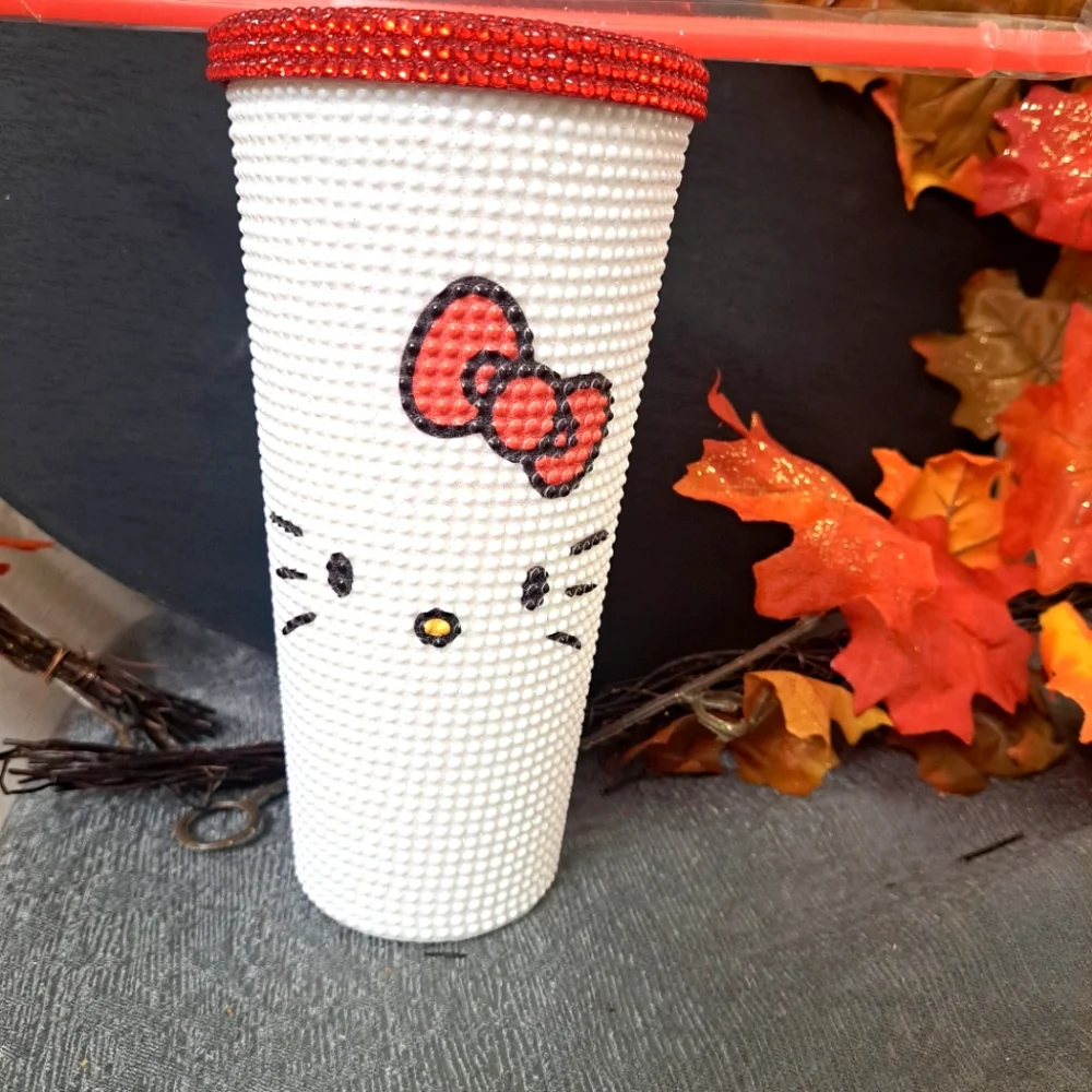 Hello Kitty Big Face 20 Oz White Rhinestone-Studded Plastic Tumbler Cup - Picture 2 of 7